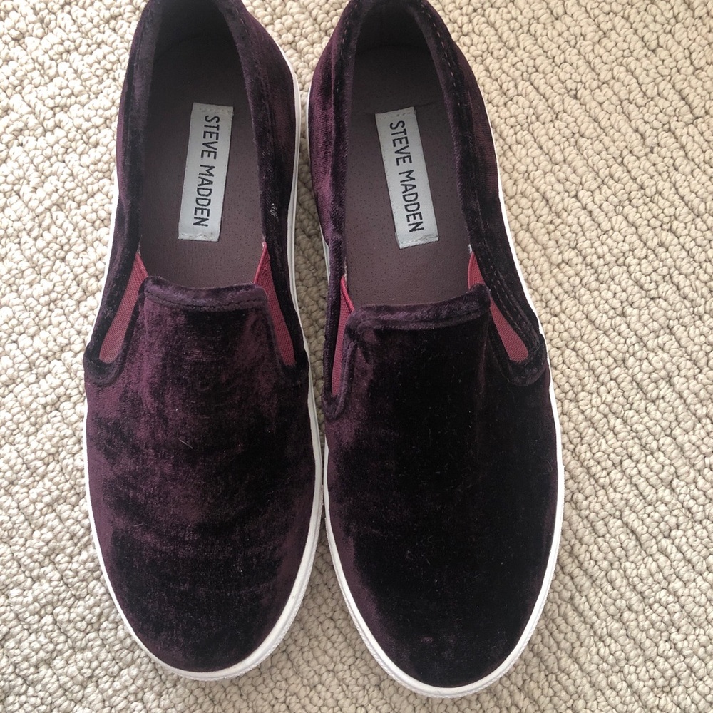 Steve Madden velvet slip on sneakers